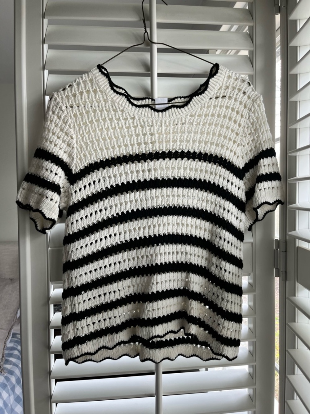 GAP White Open Knit V-Neck Sweater with Black Trim